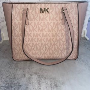 Brand new Michael Kors bag, pink